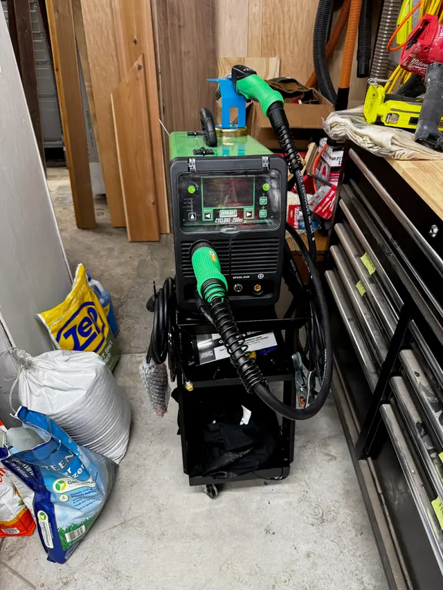 Photo gallery: august hose hook, image 5 of 10