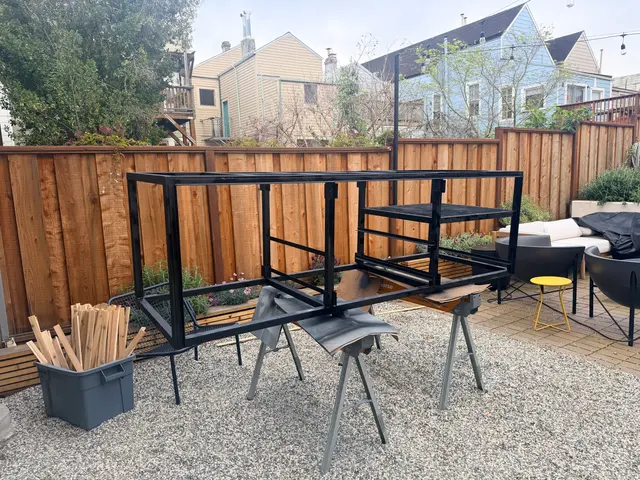 Photo gallery: install, image 2 of 10