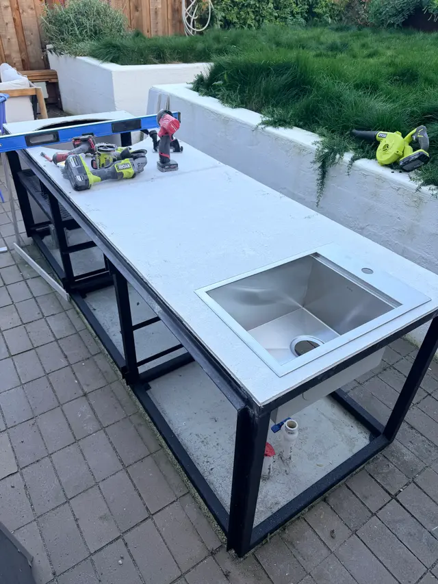 Photo gallery: install, image 6 of 10
