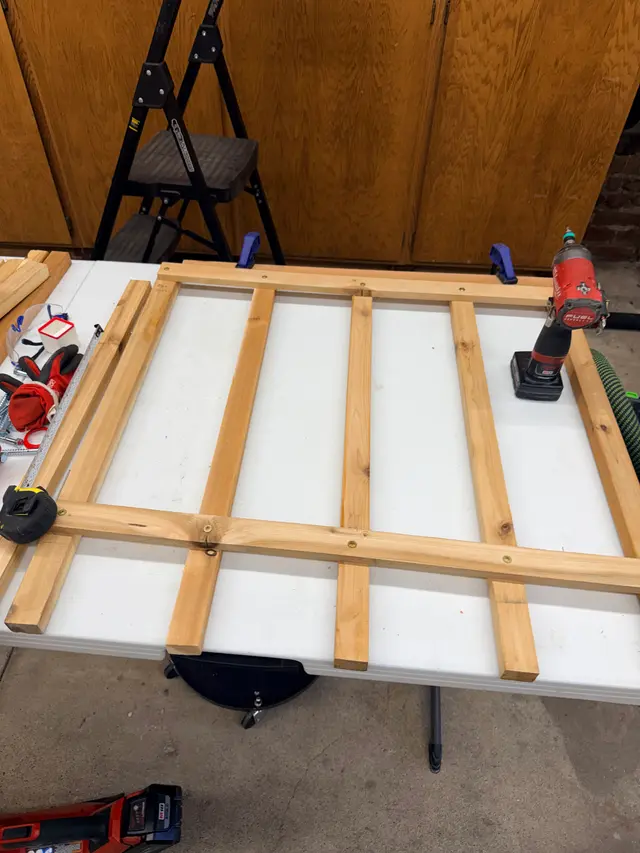 Photo gallery: slat door, image 2 of 3