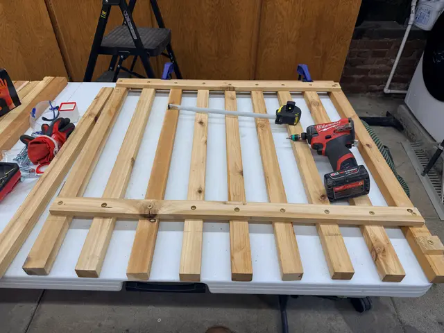 Photo gallery: slat door, image 3 of 3